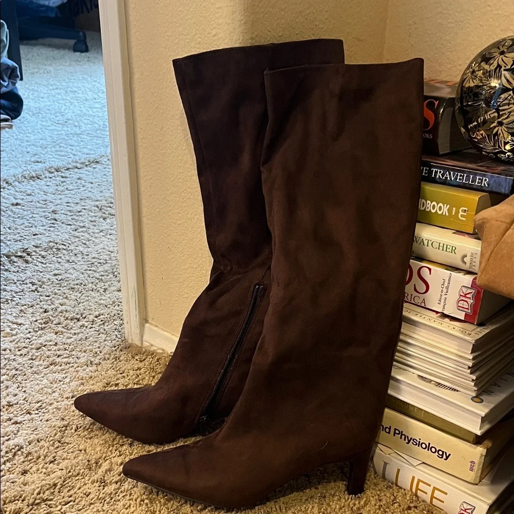 Elegant Brown Knee-High Women's heel Boots a new day 6 - Picture 1 of 3